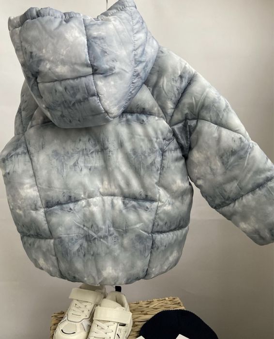 Стильна куртка від Zara . Пальто , пуховик .