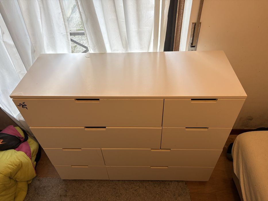 Comoda c/ 8 gavetas Ikea - Nordli