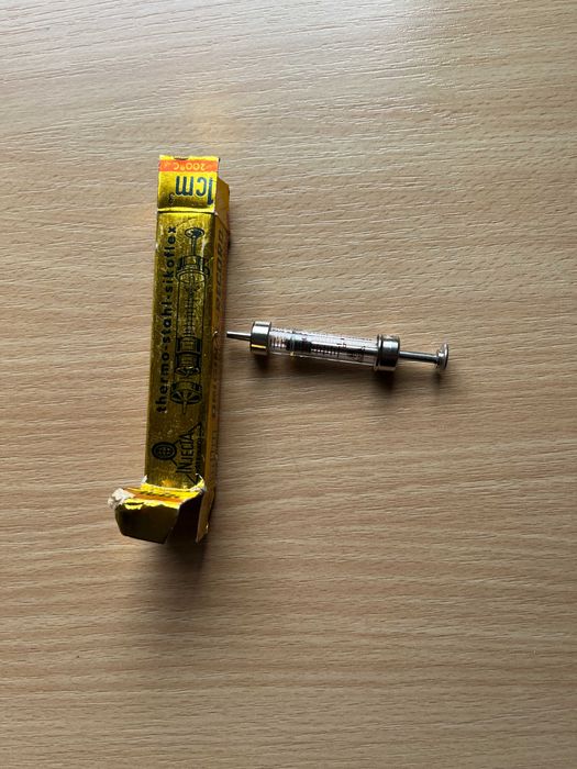 Strzykawka lekarska  1 ml  z czasów PRL
