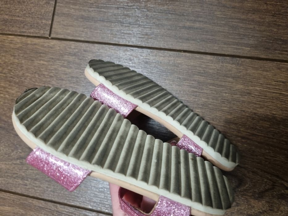Piękne sandałki błyszczące brokatem r. 25 h&m