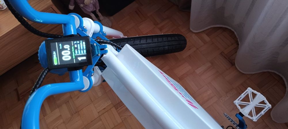 Kolekcjonerski rower z licytacji WOŚP z autograf