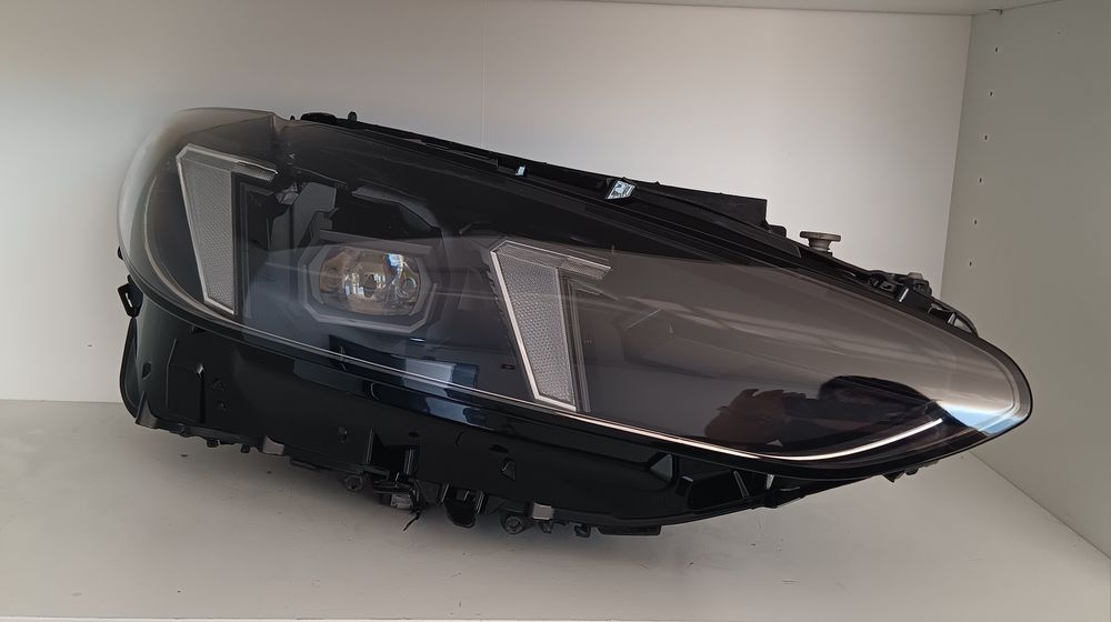 Farol BMW 4/M4 LCI Full LED 2024+ Direito
