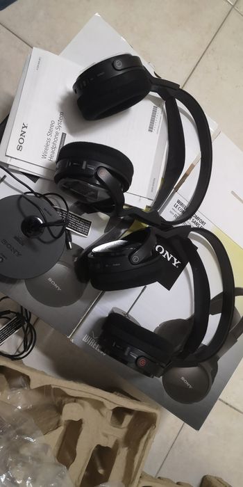 NOVOS conjunto de 2 Headphones sem fios Sony