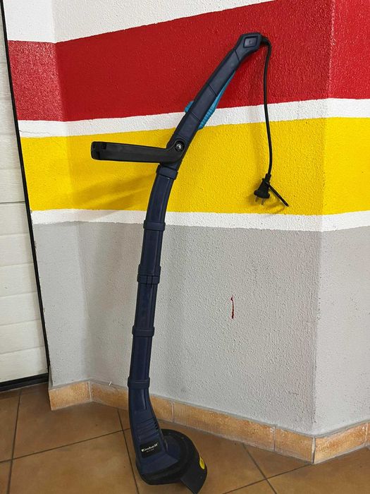 Aparador de relva Einhell como novo!