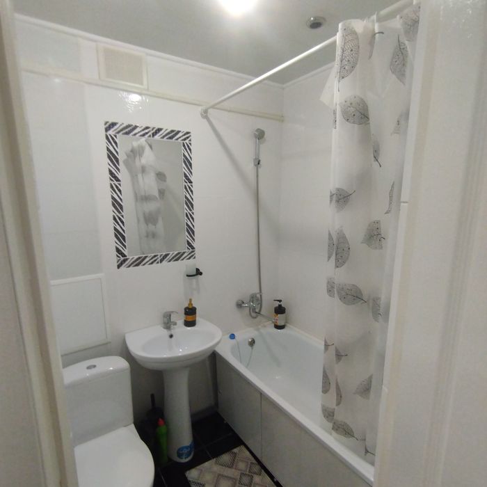 Здається квартира подобово, 1 поверх.