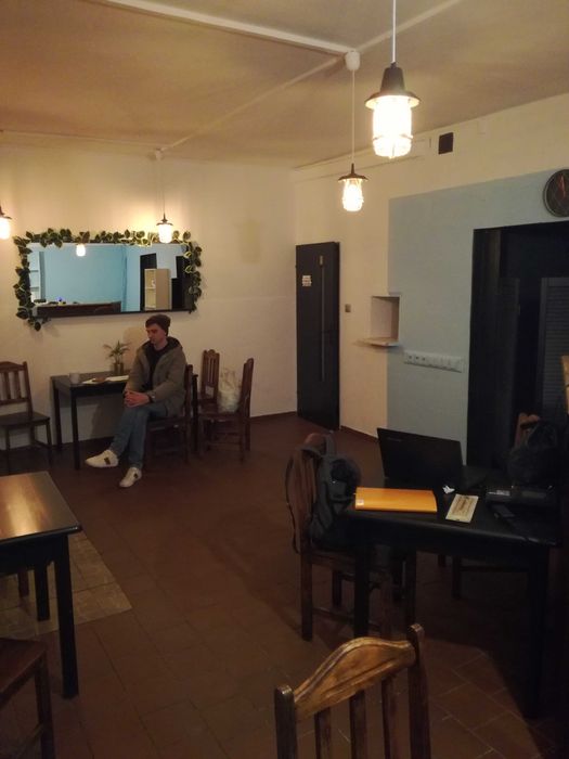 Bar pizzeria do wynajęcia bez odstępnego.
