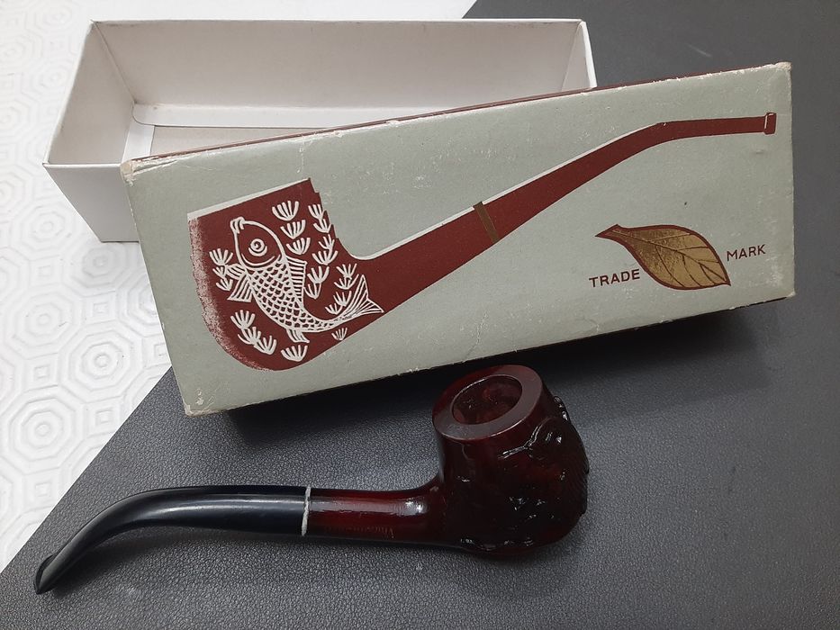 Vintage Golden Leaf 477 Red Wooden Tobacco pipe