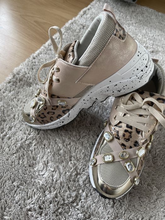 Ténis novos confortáveis