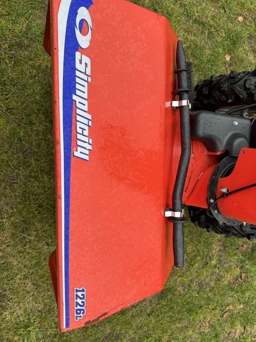 Odsniezarka Simplisity 1226 l silnik b&g 12 koni