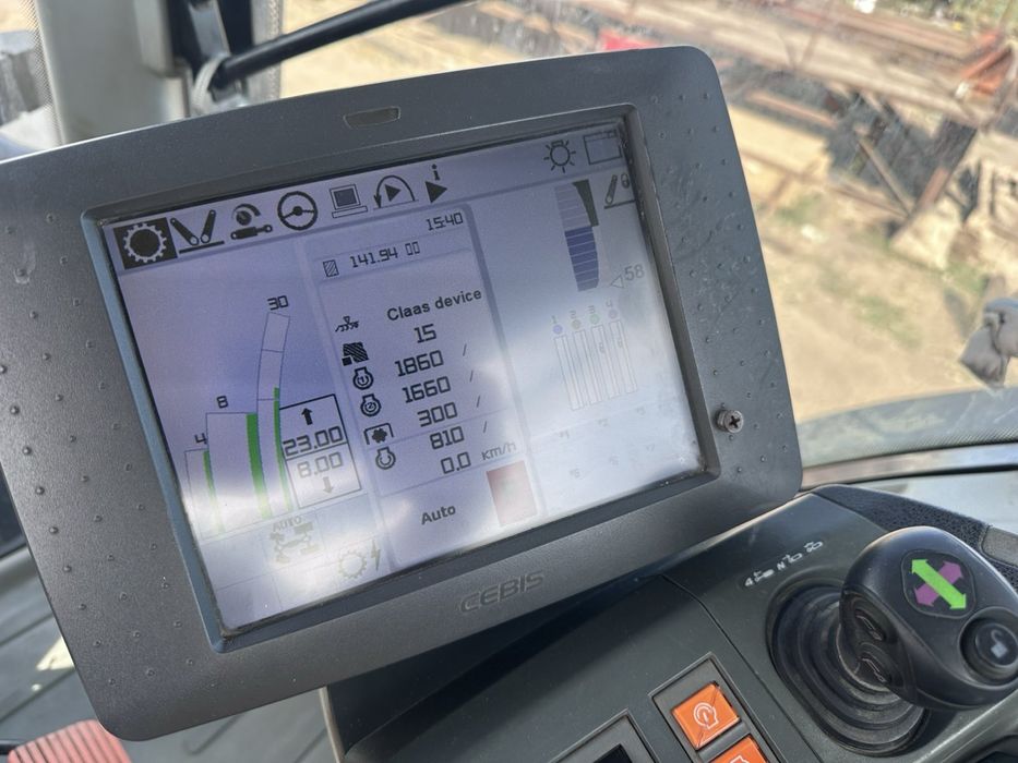Трактор CLAAS AXION 930