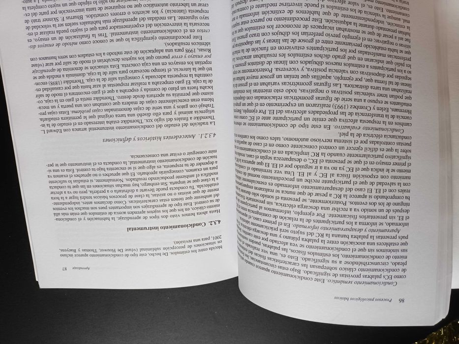 "Procesos Psicológicos Básicos" por José Navas e Francesc Cantero