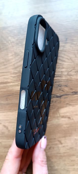 Etui na iPhone 17