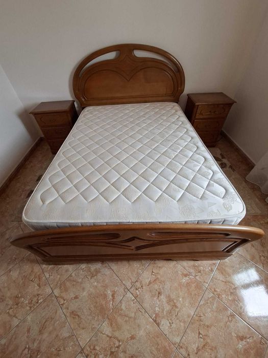 Cama de casal de madeira maciça 140x190cm