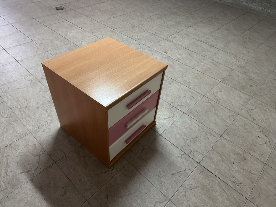 Mesinha de cabeceira