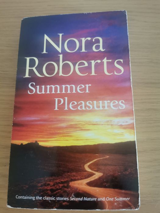 Livro "Summer Pleasures" de Nora Roberts