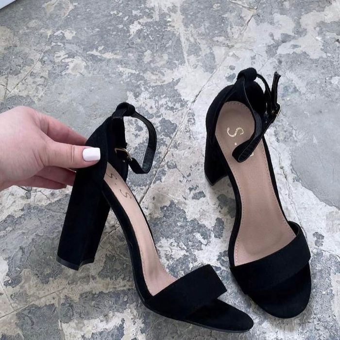 Босоніжки з еко замші