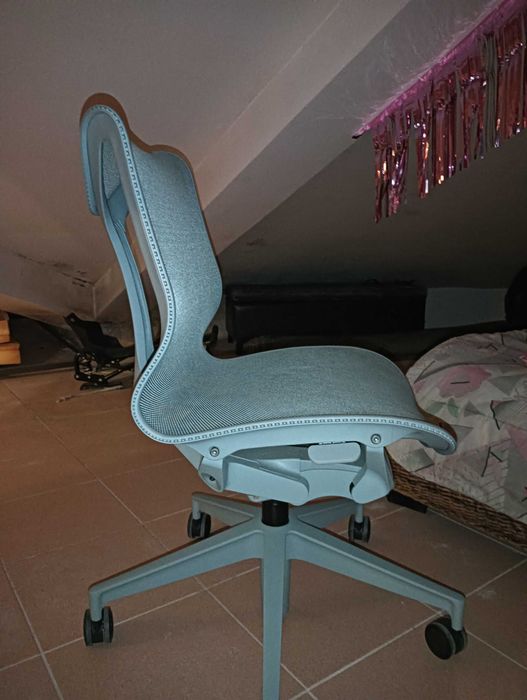 Cadeira Herman Miller, como nova.