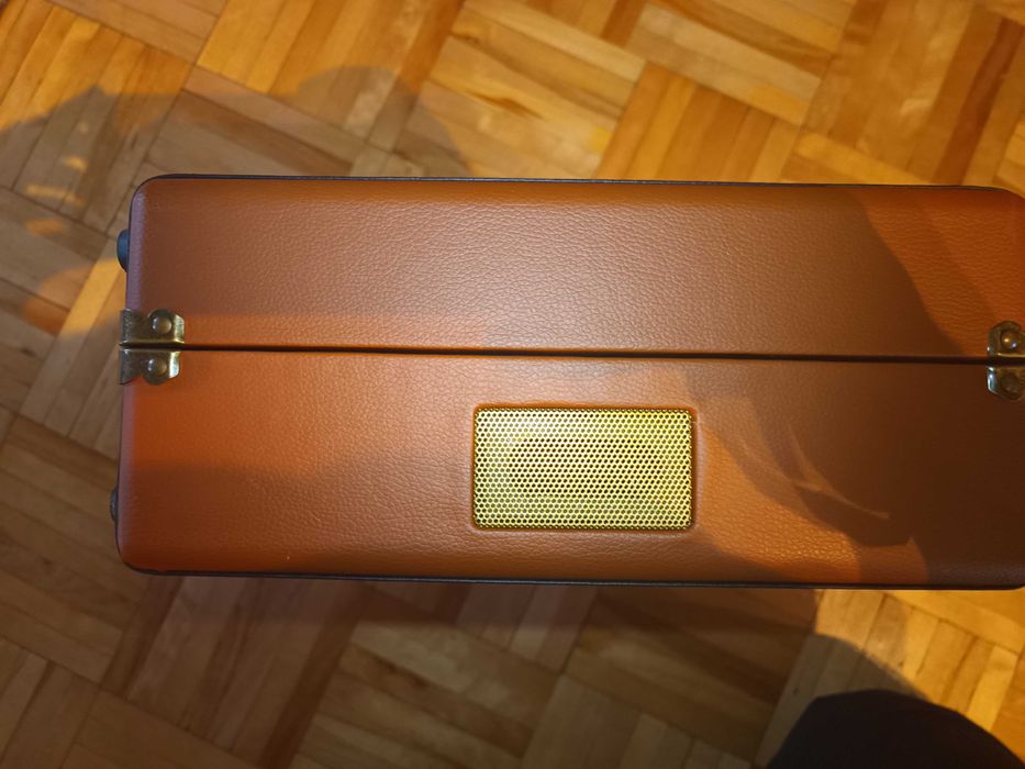 Sprzedam gramofon retro Nostalgy by Auna w walizkowej obudowie.