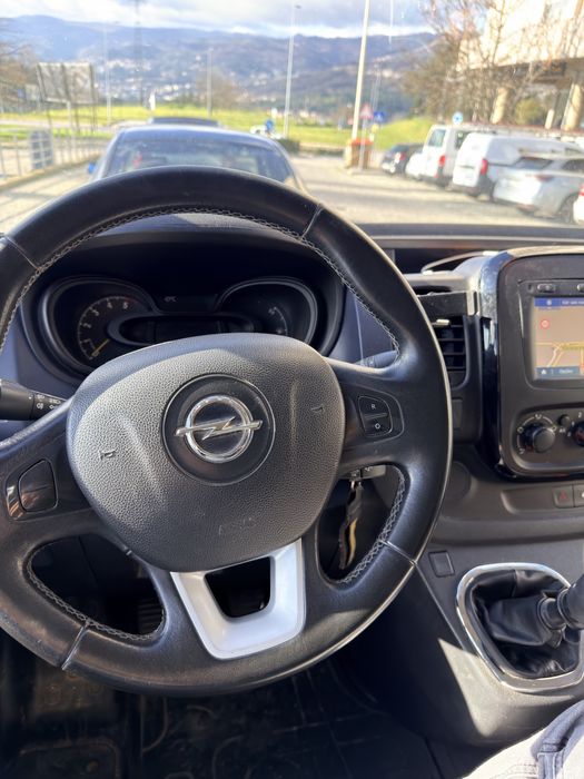 Opel vivaro bi turbo