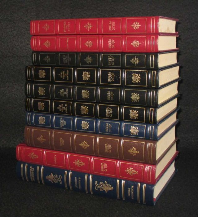 Livros de Júlio Verne e Alexandre Dumas