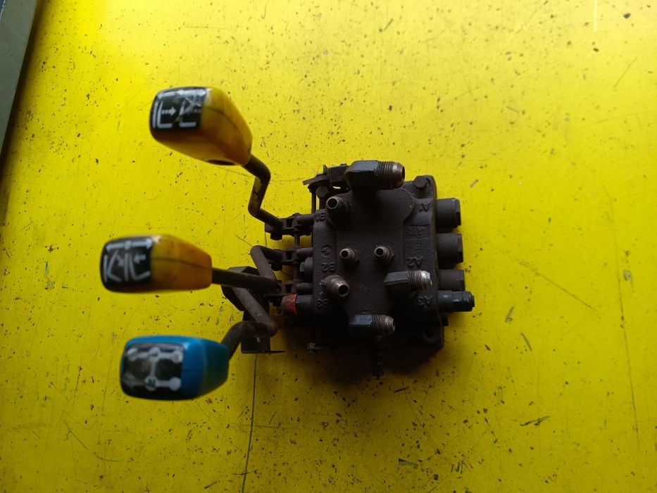 Rozdzielacz hydrauliczny