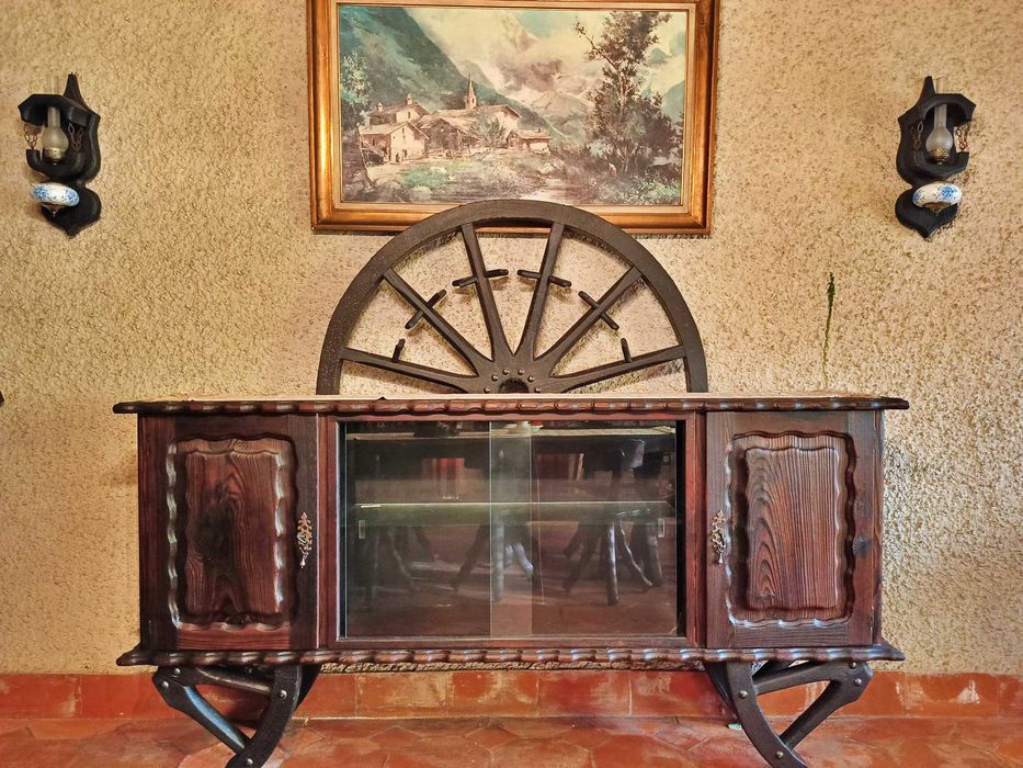 Mobília rústica de madeira maciça