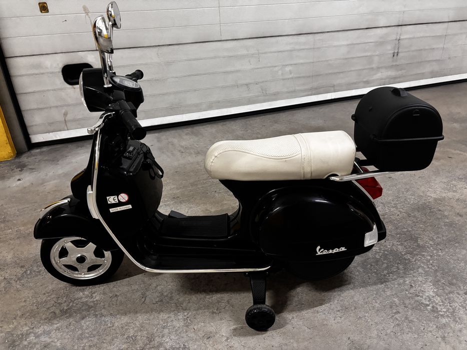 Vespa eletrica para criança