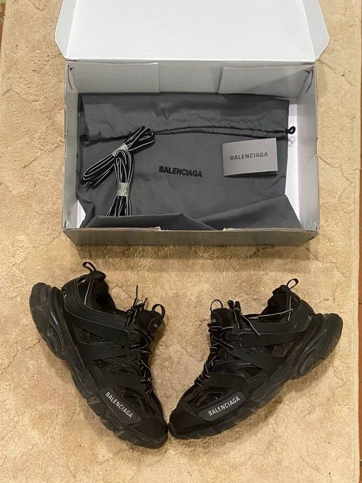 Balenciaga track 1