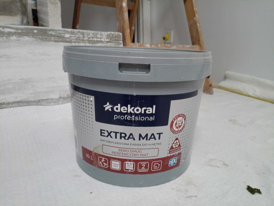 Sprzedam Farba jasno szara mocno kryjąca dobra jakość 10l okazja