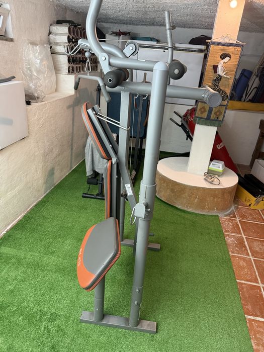 Banco de musculação multifunções (polia/supino/scoot/leg)