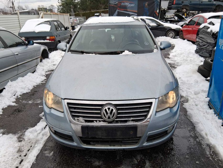 lampa lewa  przód Volkswagen Passat B6