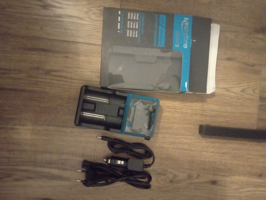 Uniwersalna ładowarka Akumulatorów Li-ion LiFePO4 IMR INR ICR 26650