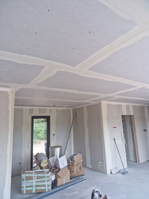 Sufity podwieszane szpahlowanie