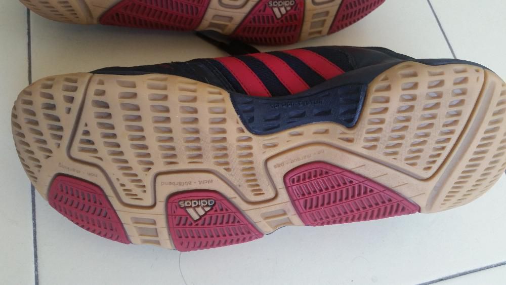 Vendo ténis Adidas 3D stabilizer para futsal (tamanho 41)