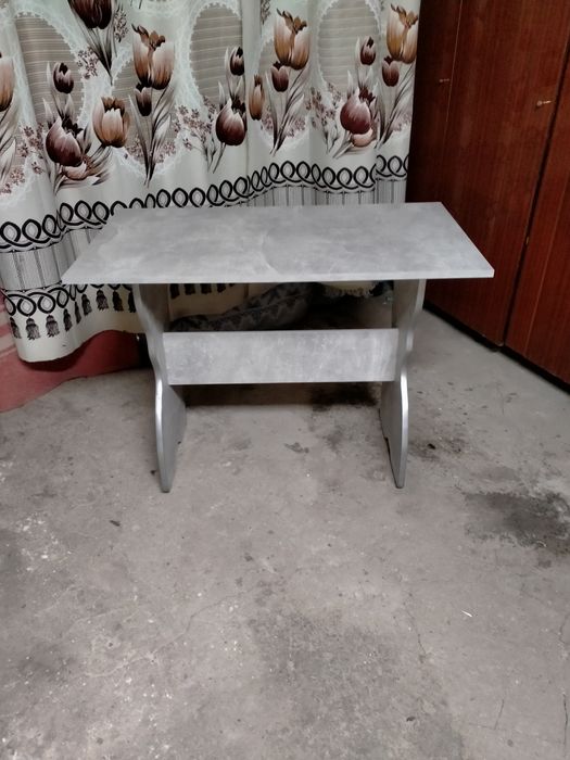 Стіл кухонний...