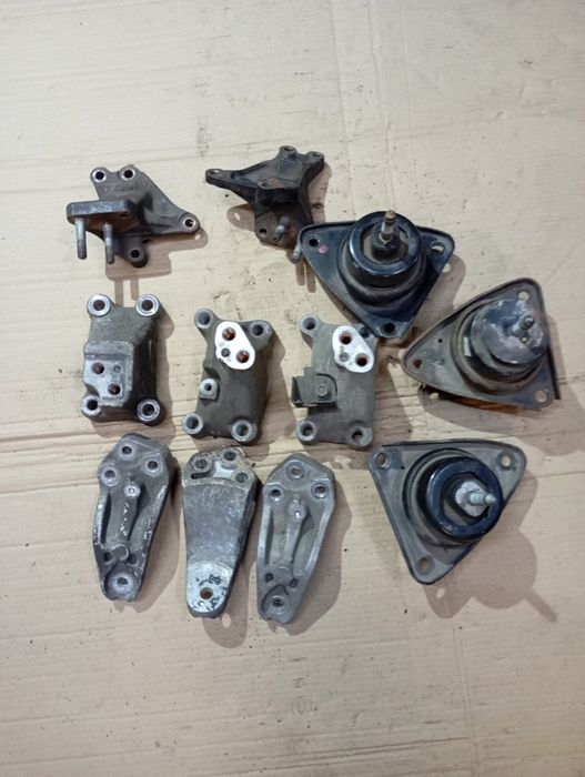 Подушка двигателя / Кронштейны двигателя Киа Сид, I30, Елантра