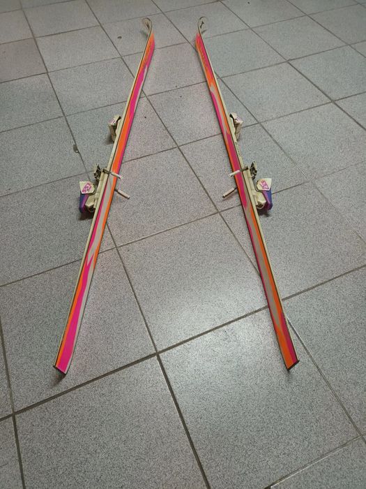 Skis completos, em bom estado