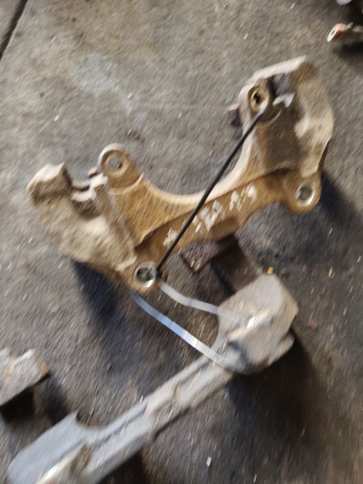 Jarzmo jarzma opel astra h 1,9