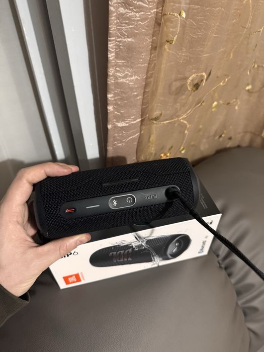 JBL Flip 6 como nova