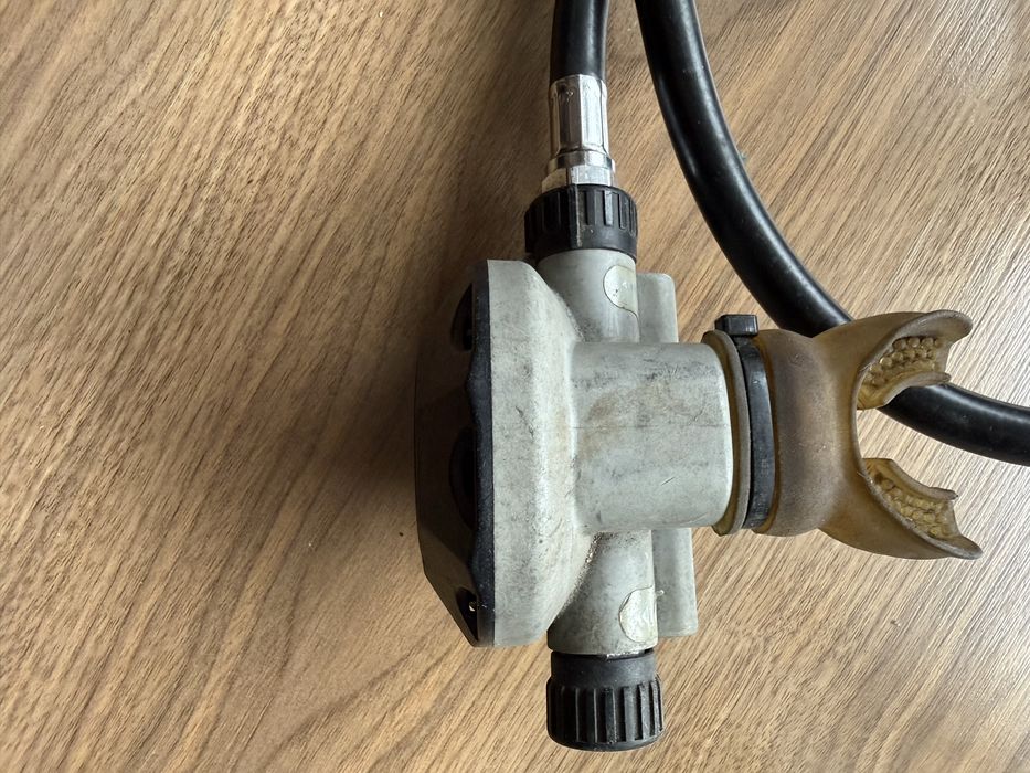 Automat nurkowy wraz z pierwszym stopniem