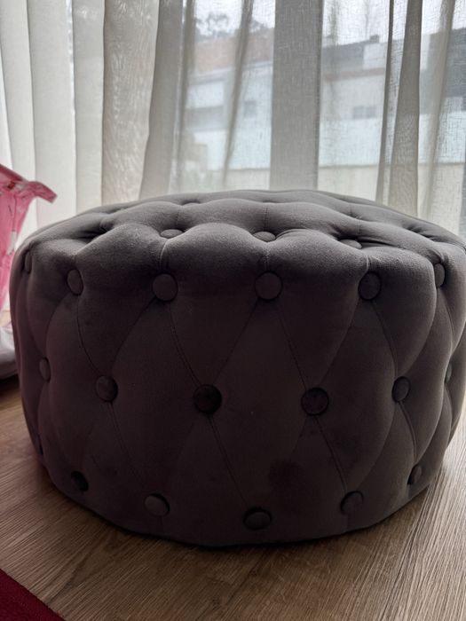 Tamborete veludo cinza