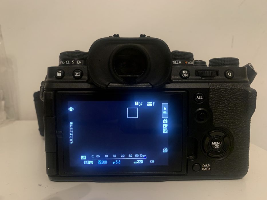 Câmara Fotográfica Fujifilm X-T4 + Lente Fujinon 18-55mm 2.8