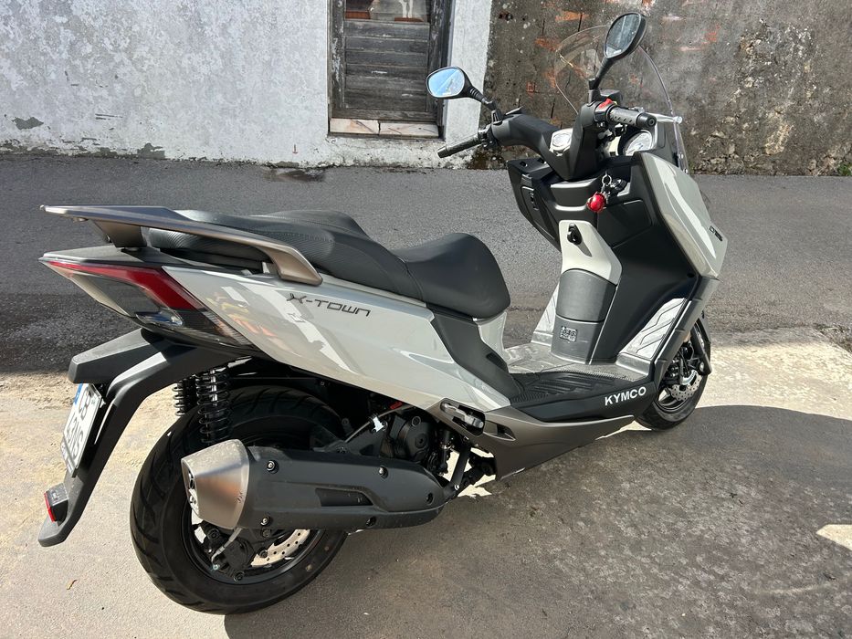 Moto 125cc Kymco X-Town semi nova