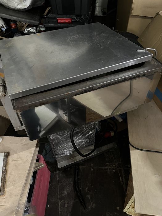 Smażalnik do pączków Patelnia elektryczna z żeliwną misą