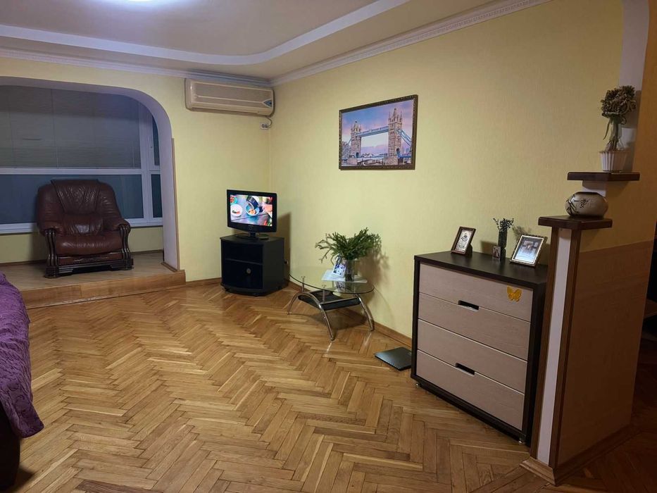 Продаж 3-кім квартири Митниця, вул. Нижня Горова