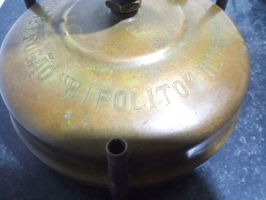 Máquina  petróleo Hipólito