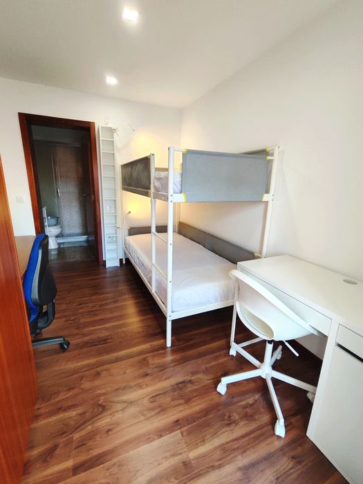 Beliche IKEA Vitval
- Estrbelucheutura de beliche branca/cinza de 90x2
