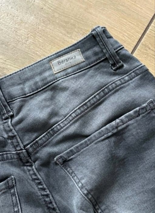 Szare jeansy rurki Bershka Skinny High Waist | Wysoki stan | 36 / S