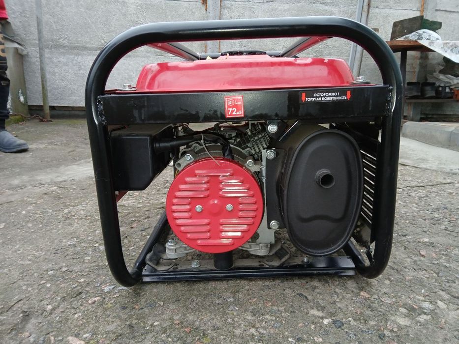 Генератор  RAIDER бензиновий 4-х тактний