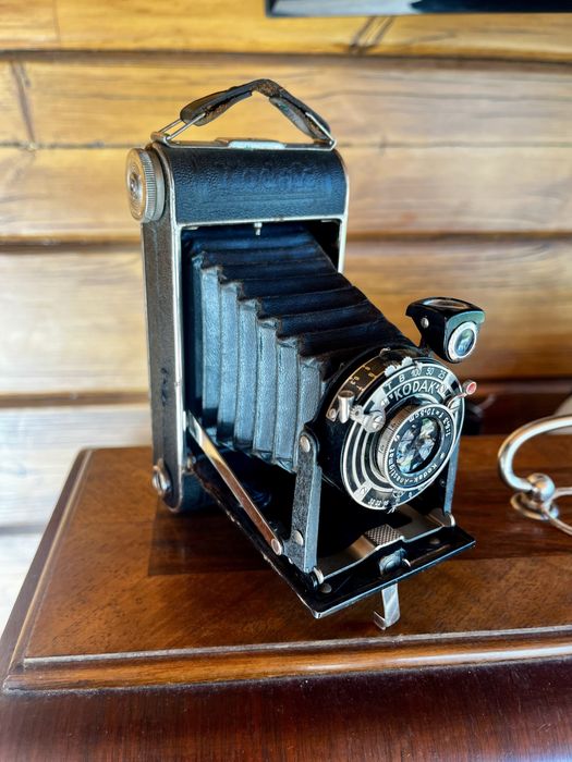 Antiga maquina fotografica kodak junior 620